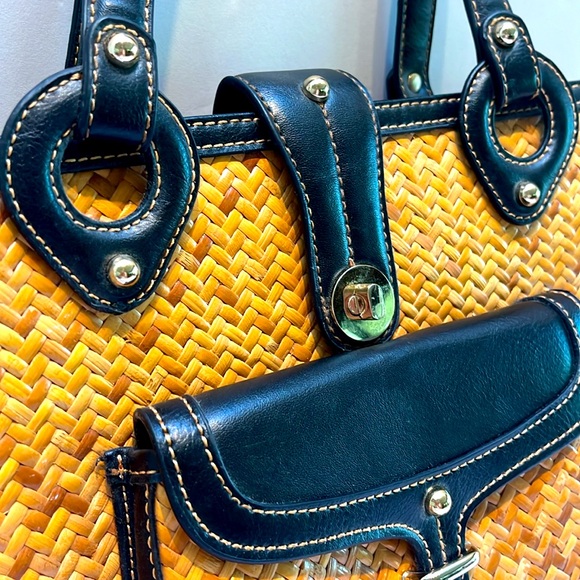 Vintage Etienne Aigner Purse - Picture 3 of 11